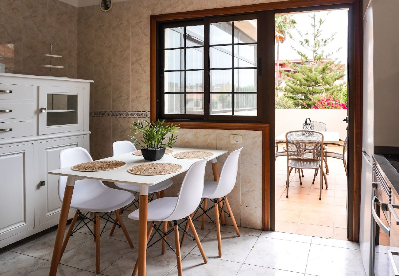 Casa en Granadilla de Abona - Bright House With Working Space
