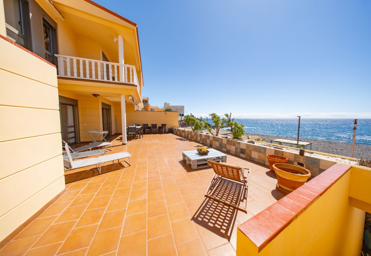 Casa adosada en Candelaria - Sky & Sea The House by the Beach