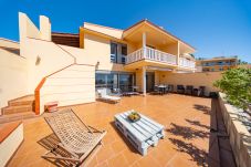 Terraced House in Candelaria - Sky & Sea The House by the Beach